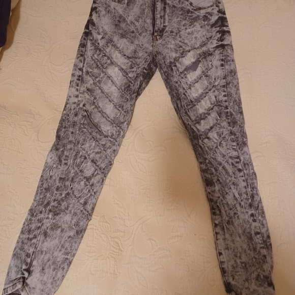 Plus Size Destructed Skinny Jeans Bundle - Picture 9 of 11
